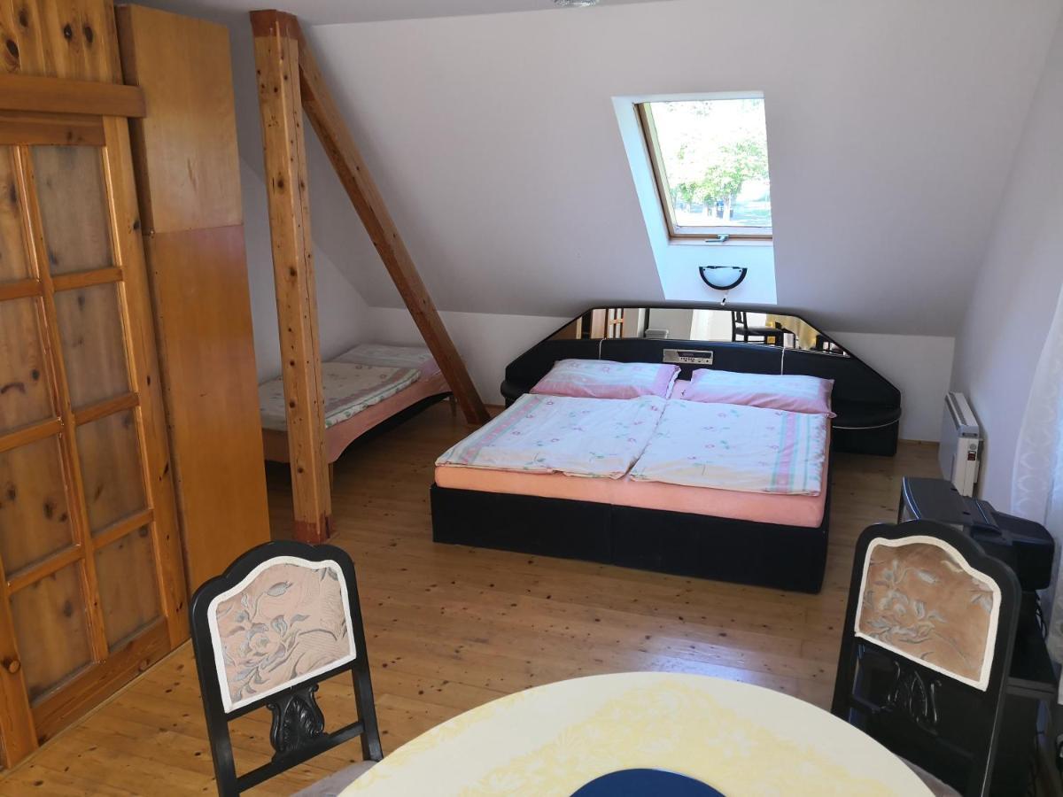 Ubytování u Máchova jezera - Apartmány - Ludmila Grulišová Doksy  Exteriér fotografie